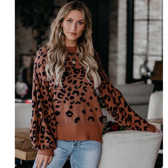 WIKTORIA Leopard Print Sweater - Picture 2 of 8